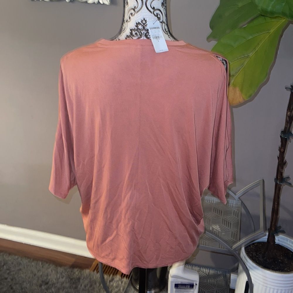 Express NWT open sleeve top - Picture 3 of 4
